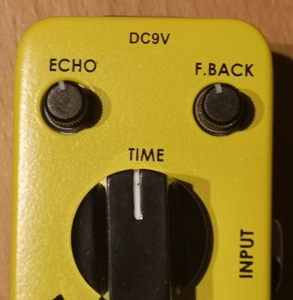Donner Yellow Fall Reverb effects pedal controls