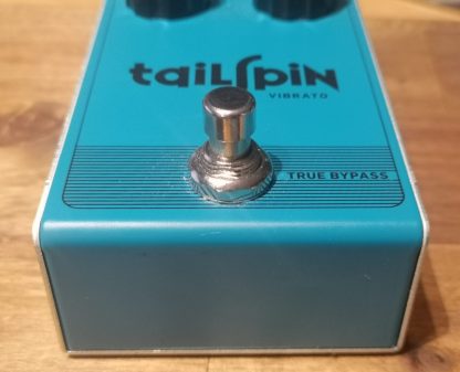 tc electronic Tailspin Vibrato front side view