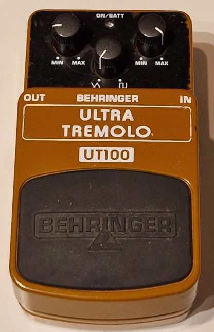 Behringer UT100 Ultra Tremolo effects pedal
