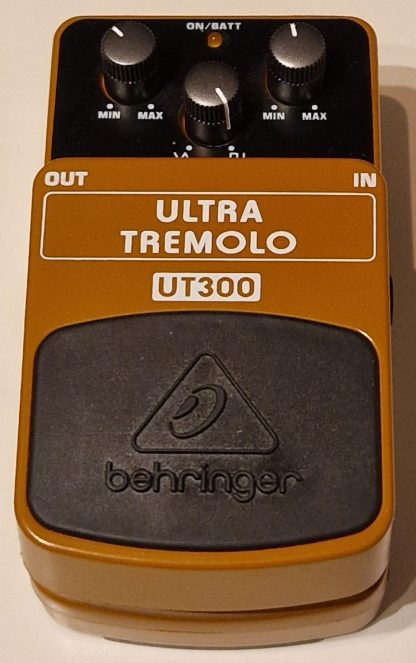 Behringer UT300 Ultra Tremolo effects pedal