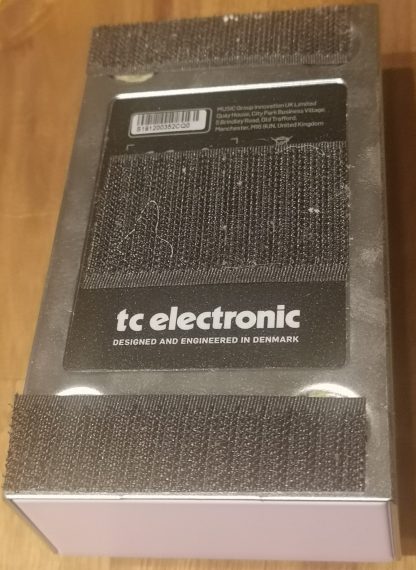 tc electronic 3rd Dimension Chorus effects pedal bottom side