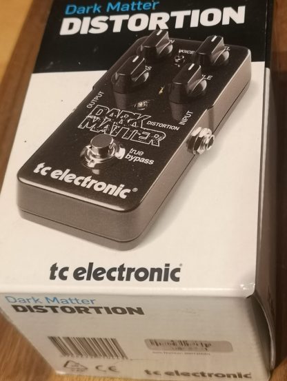 tc electronic Dark Matter Distortion effects pedal box