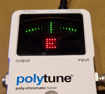 tc electronic Polytune Poly-chromatic tuner pedal tuning the E string