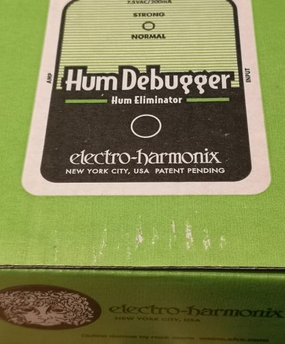 electro-harmonix HumDebugger noise suppresion pedal box