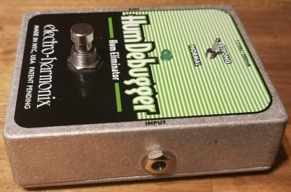 electro-harmonix HumDebugger noise suppresion pedal right side