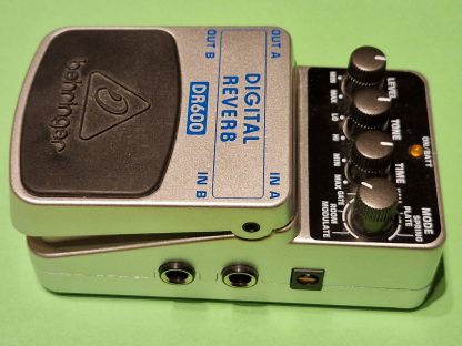Behringer DR600 Digital Reverb effects pedal right side