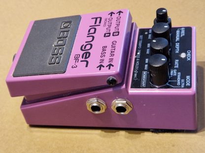 BOSS BF-3 Flanger effect pedal right side