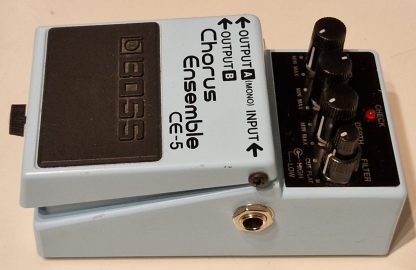 BOSS CE-5 Chorus Ensemble effects pedal right side