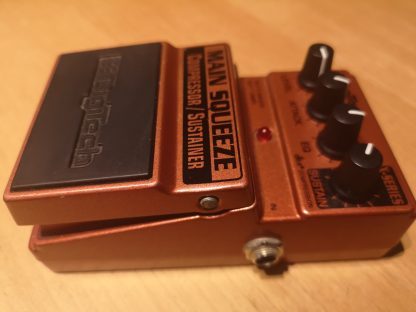 DigiTech Main Squeeze Compressor / Sustainer effects pedal right side