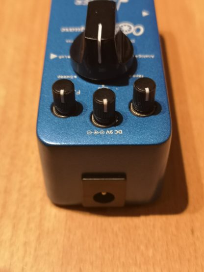 Donner Echo Square Digital Delay effects pedal top side