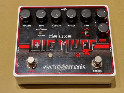 electro-harmonix Deluxe Big Muff Pi effects pedal