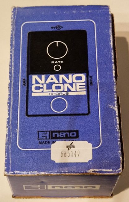 electro-harmonix Nano Clone Chorus effects pedal box