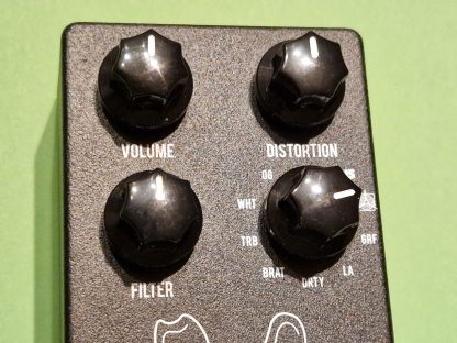JHS pedals PackRat distortion effects pedal controls