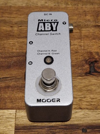 Mooer ABY channel switch pedal