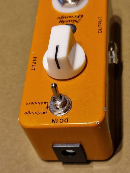 Mooer Ninety Orange phaser effects pedal top side