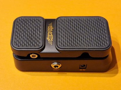 Sonicake VolWah Volume WahWah effects pedal right side