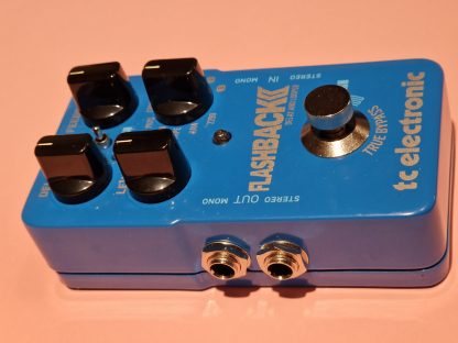tc electronic Flashback II Delay and Looper effects pedal left side
