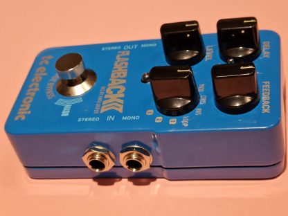 tc electronic Flashback II Delay and Looper effects pedal right side