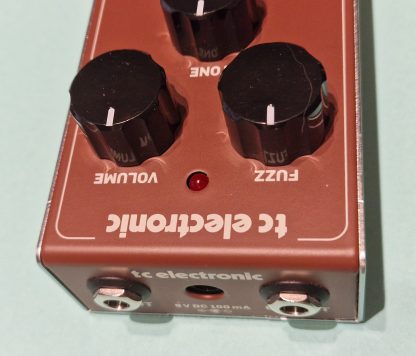 tc electronic Rusty Fuzz effects pedal controls