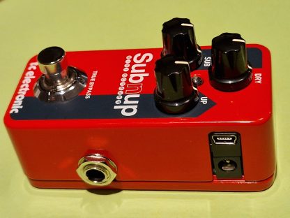 tc electronic Sub'n'up Mini Octaver effects pedal right side