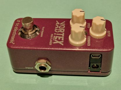 tc electronic Vortex Mini Flanger effects pedal right side