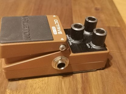 Valeton OC-10 Octave effects pedal right side