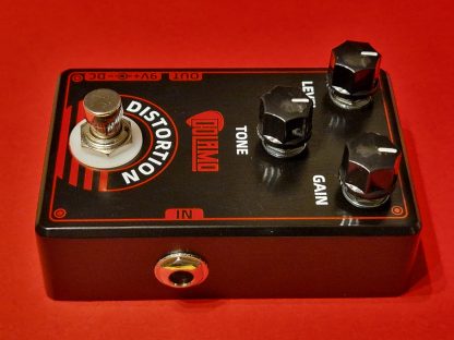 Dolamo Distortion effects pedal right side