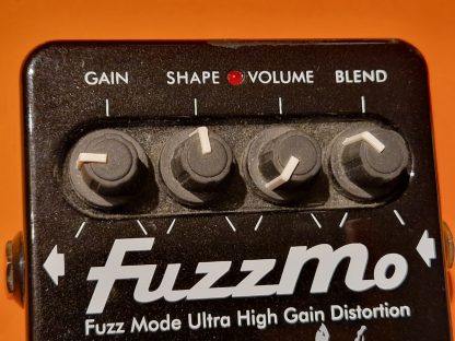 EBS Fuzzmo bass fuzz/distortion effects pedal controls