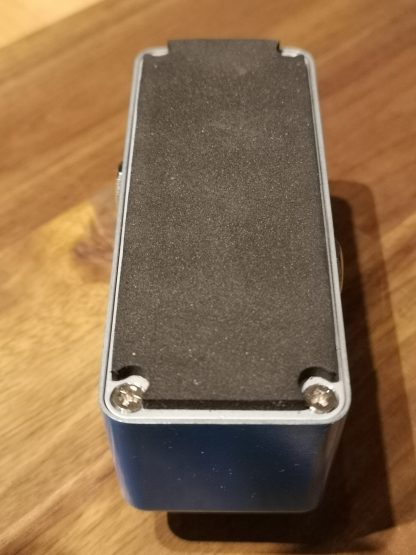 Rowin Comp compressor effects pedal bottom side