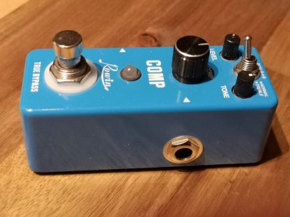 Rowin Comp compressor effects pedal right side