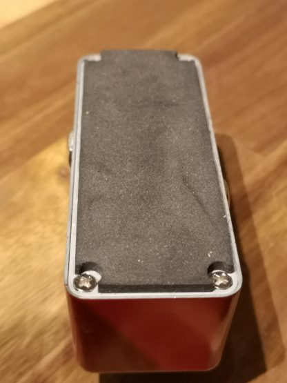 Rowin DIST-I distortion effects pedal bottom side
