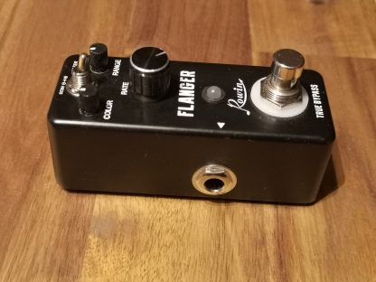 Rowin Flanger effects pedal left side