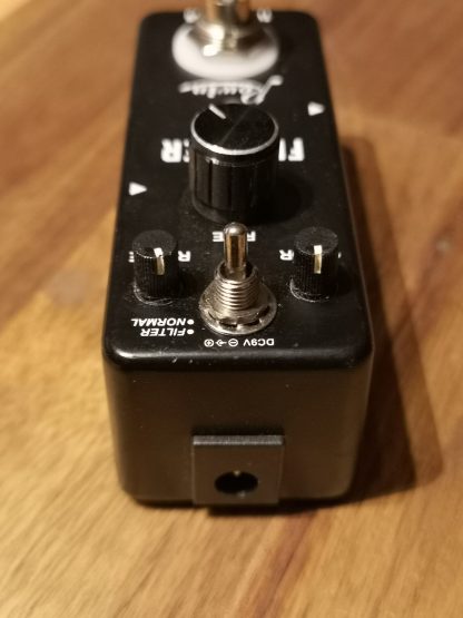 Rowin Flanger effects pedal top side