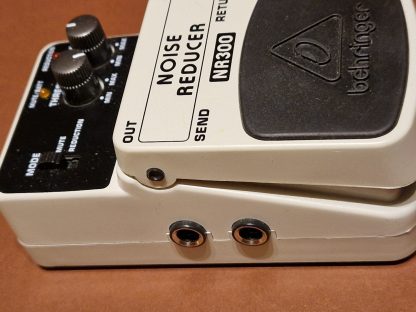 Behringer NR300 Noise Reducer effects pedal left side