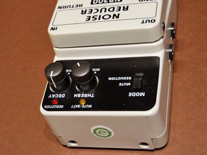 Behringer NR300 Noise Reducer effects pedal top side