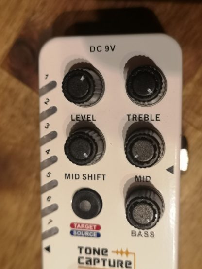 Mooer Tone Capture effects pedal controls