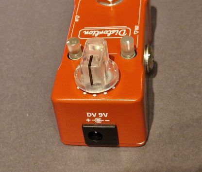 Vangoa Distortion effects pedal top side