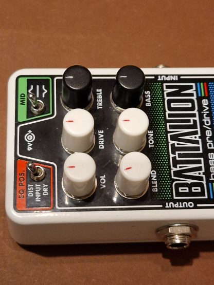 electro-harmonix Battalion Nano Bass Pre/Drive prea-amp/overdrive effects pedal controls