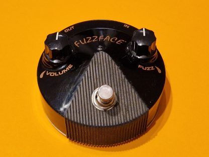 Joe Bonamassa Fuzz Face Mini Distortion fuzz effects pedal
