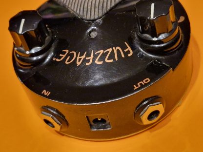 Joe Bonamassa Fuzz Face Mini Distortion fuzz effects pedal top side