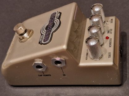 Marshall EH-1 Echohead Delay effects pedal right side
