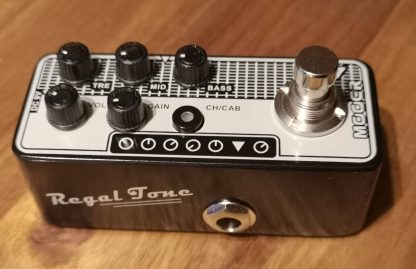 Mooer 007 Regal Tone preamp effects pedal left side
