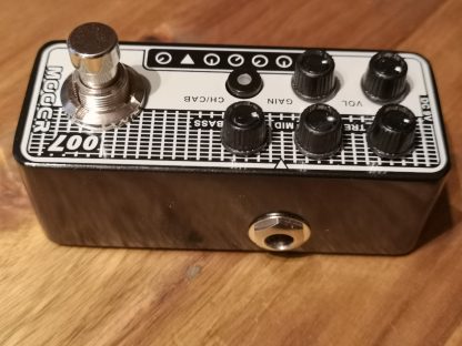Mooer 007 Regal Tone preamp effects pedal right side