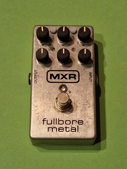 MXR fullboare metal distortion effects pedal