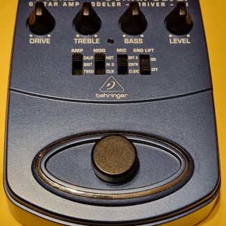 Behringer V-Tone Guitar Amp Modeler GDDI 21 preamp pedal