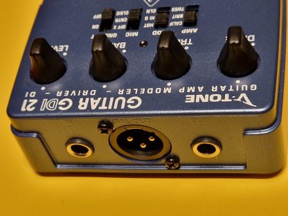 Behringer V-Tone Guitar Amp Modeler GDDI 21 preamp pedal top side