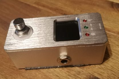 Harley Benton CPT-20 tuner pedal right side