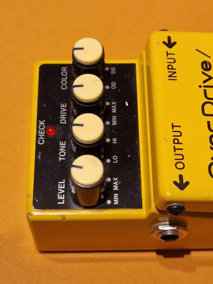 BOSS OS-2 OverDrive/Distortion effects pedal controls