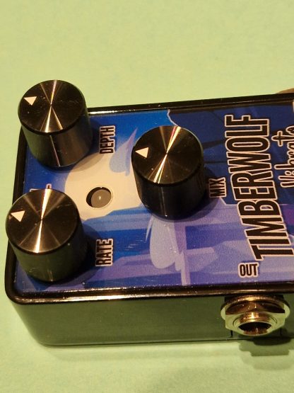 Caline Timberwolf Vibrato effects pedal controls