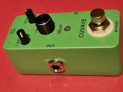 Cuvave Delay effects pedal left side
